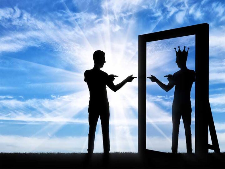 عزت‌نفسی شکننده پشت نقاب خودبزرگ‌بینی در افراد خودشیفته/ نارسیسیسم در کمین نوجوانان