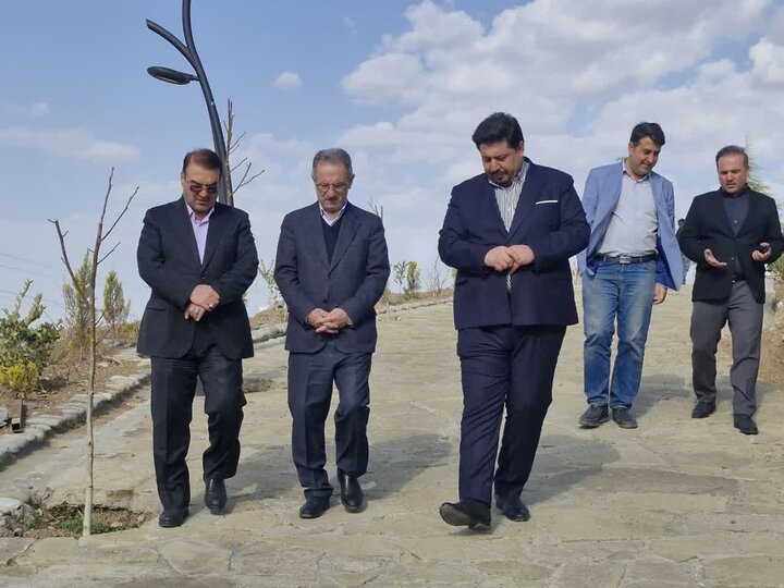 البرز می‌تواند به قطب گردشگری ملی تبدیل شود