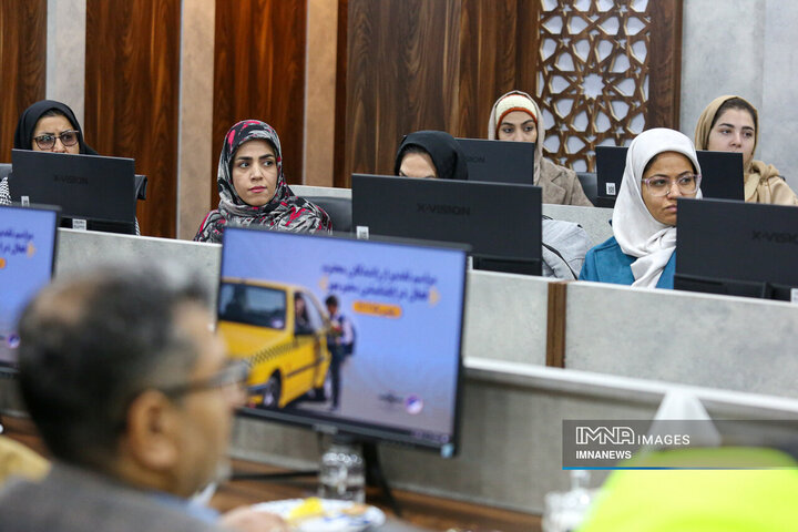 آیین تقدیر از رانندگان فعال «سفیر مهر»