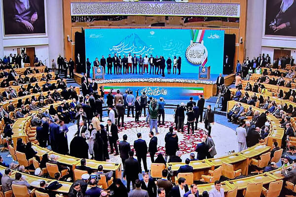 مراسم تجلیل از قهرمانان پارالمپیکی با حضور رئیسجمهور برگزار شد