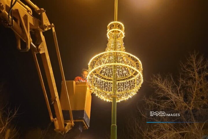 نصب ۲۶ المان نوری در خیابان شهیدان غرب منطقه ۱۱ اصفهان