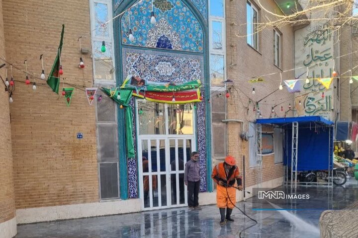 ۳۴ مسجد منطقه ۵ اصفهان همزمان با ماه مبارک رمضان غبارروبی و آماده‌سازی شد