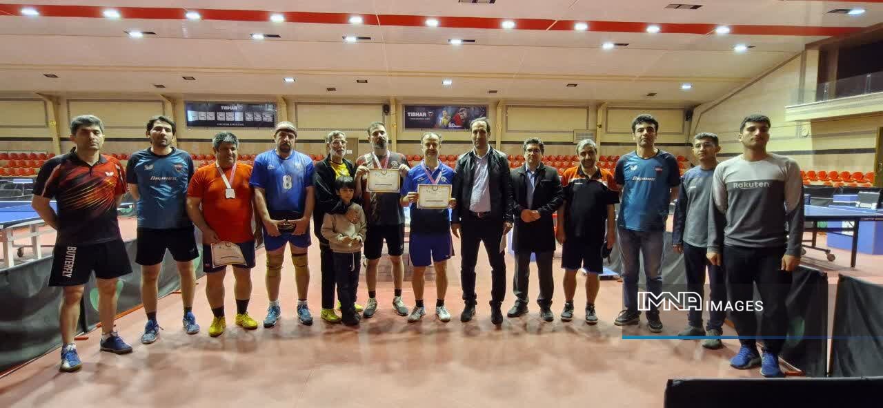 قهرمانی نمایندگان دانشگاه صنعتی اصفهان در مسابقات تنیس رویمیز کارکنان دانشگاههای استان