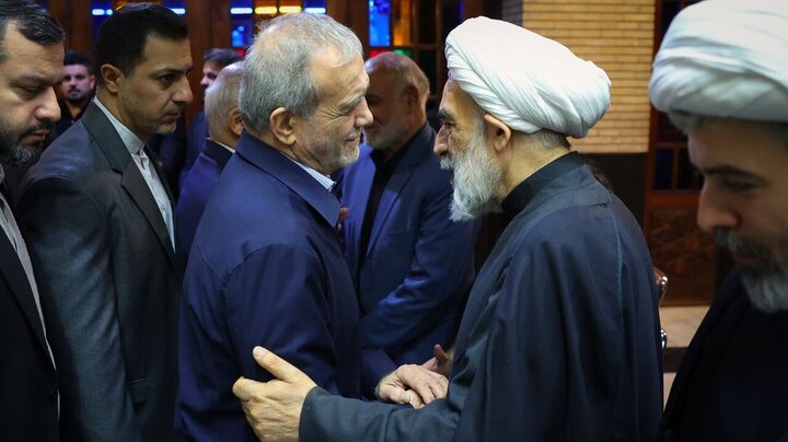 پزشکیان در مراسم ترحیم حاج محمد قمی حضور پیدا کرد