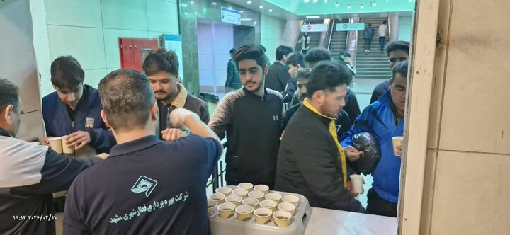 طرح افطاری ساده در ایستگاه‌های قطارشهری مشهد اجرا می شود