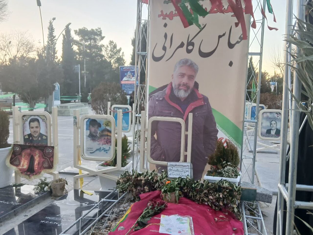 لبخندی که روی خاک جا ماند