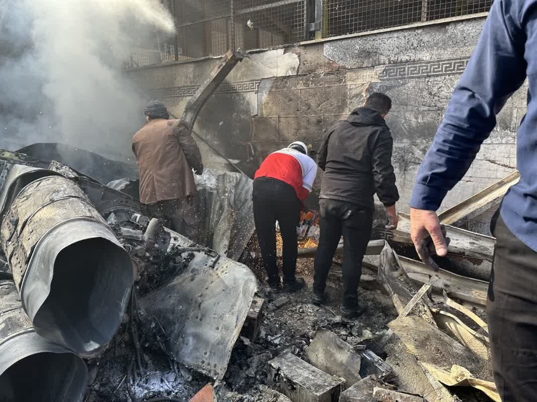 آخرین و جدیدترین تصاویر و فیلم های مربوط به سقوط بالگرد در درچه اصفهان + آخرین وضعیت حادثه