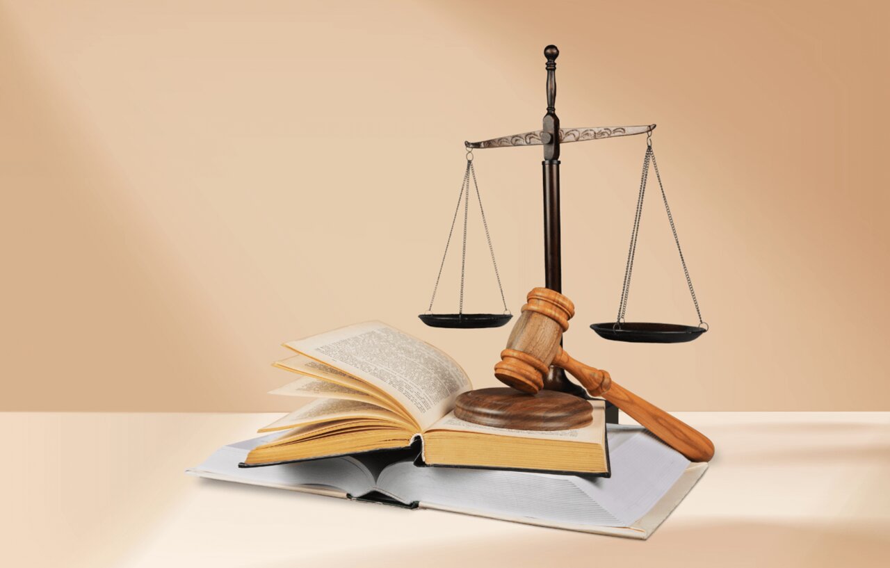 امنیت حقوقی در دنیای پیچیده امروز؛ وکیل همراه مطمئن در مسیر قانون