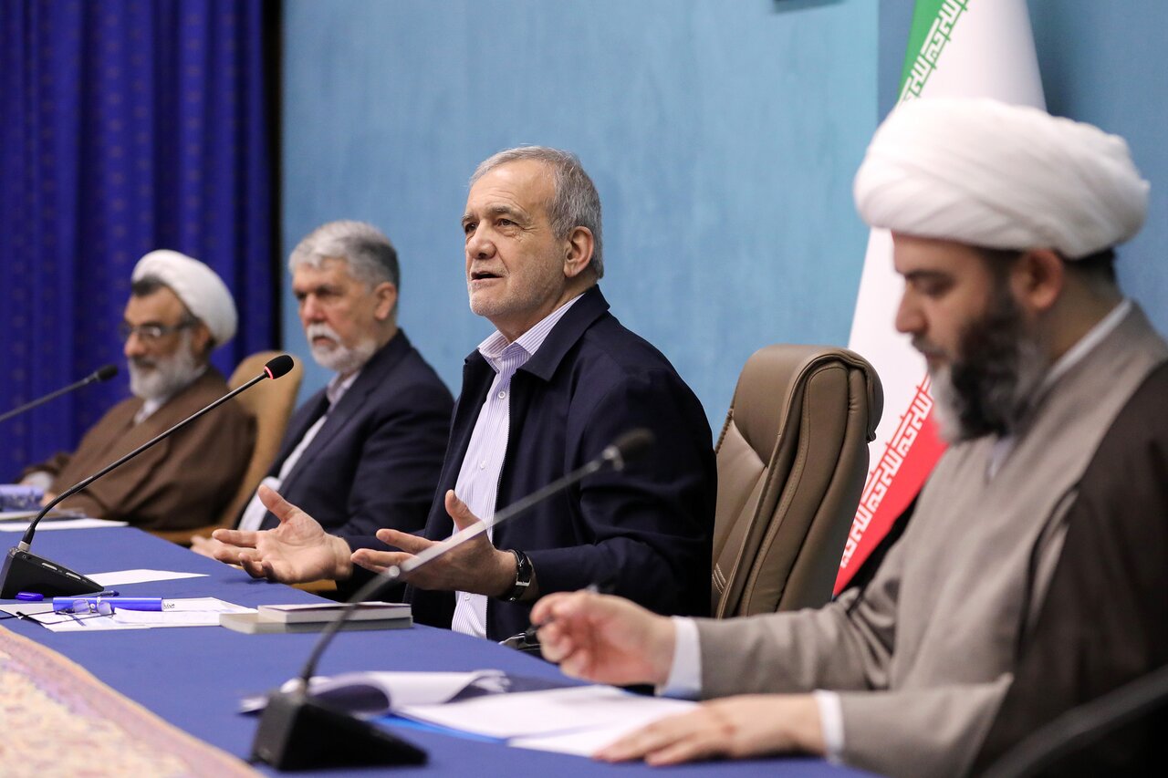 پزشکیان: هیچ سخنی گویاتر از رفتار ما در عمل به آیات قرآن نیست