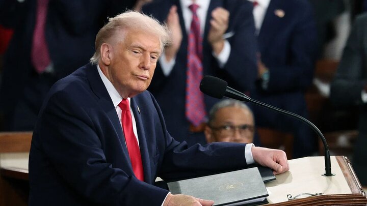 نظرسنجی سی‌ان‌ان : ترامپ از خودش هم عقب ماند