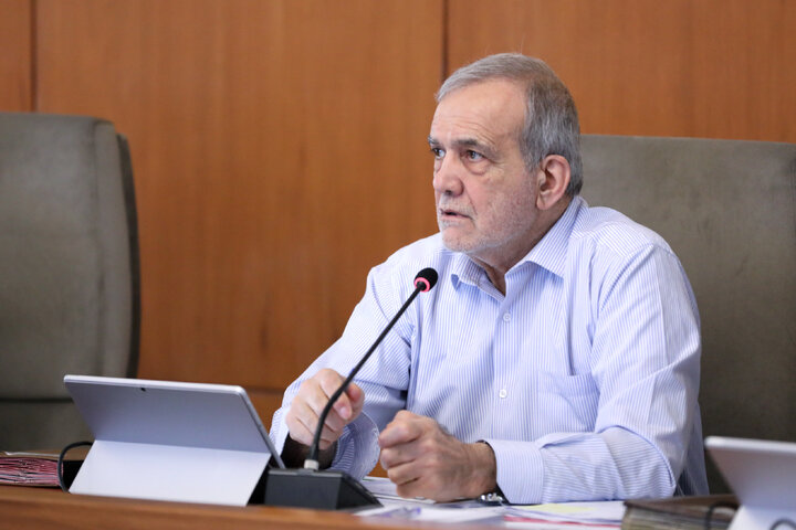 وزرا باید در دانشگاهها حاضر شوند/ تاکید بر ایجاد فضای گفتوگو