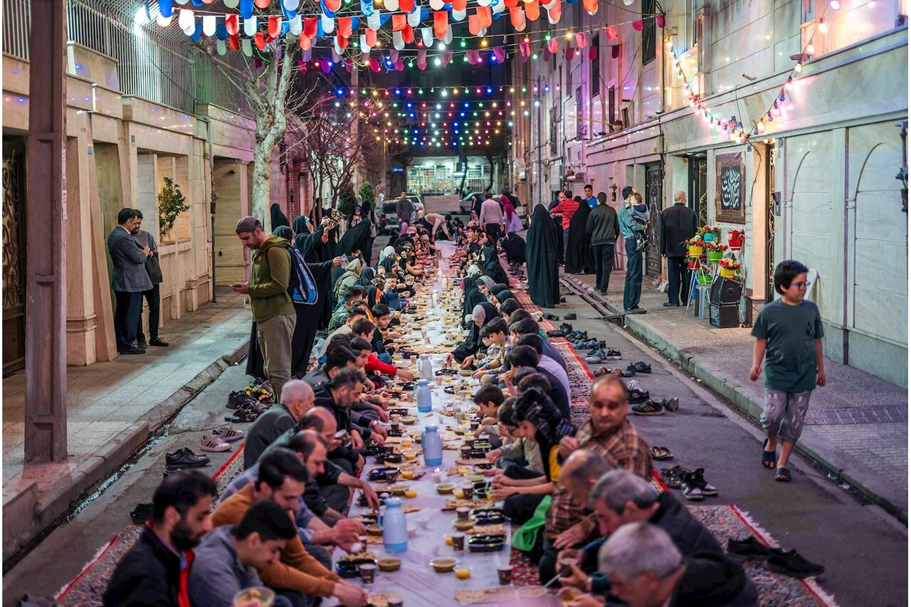 روایت هم‌افطاری از تهران تا گلچینان یزد /  کوچه‌هایی که رمضان را نفس می‌کشند