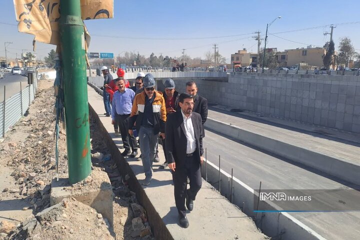 بازدید مدیر منطقه ۱۰ اصفهان از پروژه زیرگذر شهید رئیسی؛ تأکید بر تسریع در اجرا