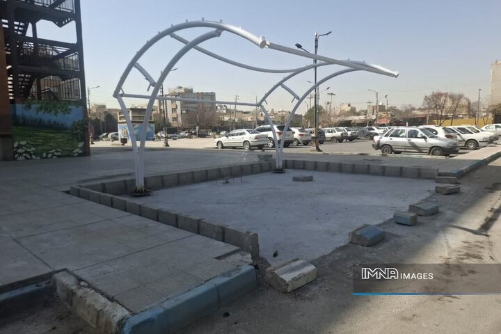 اجرای اقدامات ترافیکی در منطقه ۱۲ اصفهان؛ از جایگاه شارژ خودروهای برقی تا مسیرهای دوچرخه