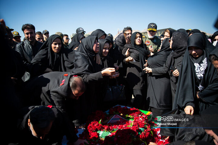 مراسم تشییع شهدای سقوط بالگرد هوانیروز