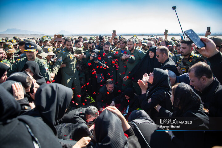 مراسم تشییع شهدای سقوط بالگرد هوانیروز