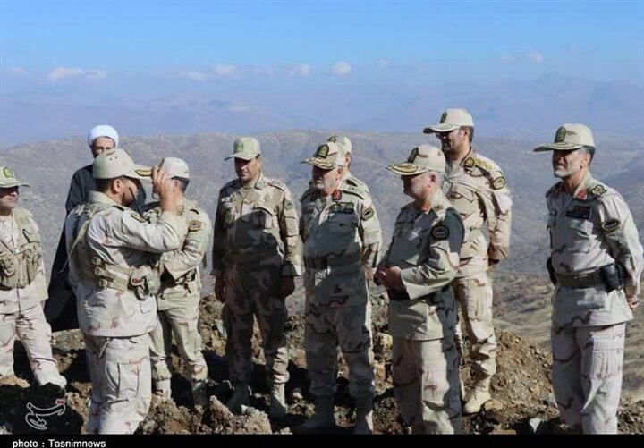 ضربه مرزبانی به اشرار تروریست؛ کشف مواد منفجره و جلیقه‌ انتحاری