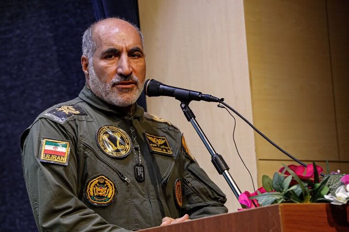 فرمانده هوانیروز با خانواده شهید غیرنظامی سانحه بالگردی دیدار و گفتوگو کرد