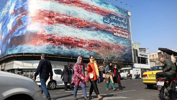 ایران قوی‌تر از فشارها