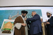 آیین رونمائی از نشان خدمت و سامانه جامع خادمیاران آستان مقدس زینبیه اصفهان