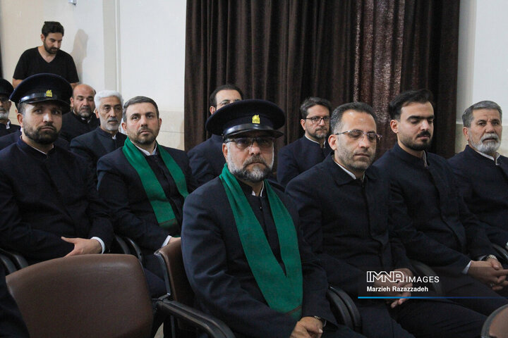 آیین رونمائی از نشان خدمت و سامانه جامع خادمیاران آستان مقدس زینبیه اصفهان