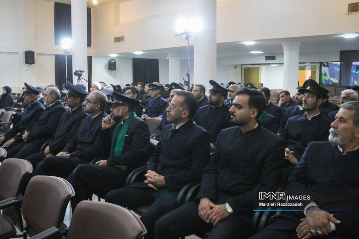 آیین رونمائی از نشان خدمت و سامانه جامع خادمیاران آستان مقدس زینبیه اصفهان