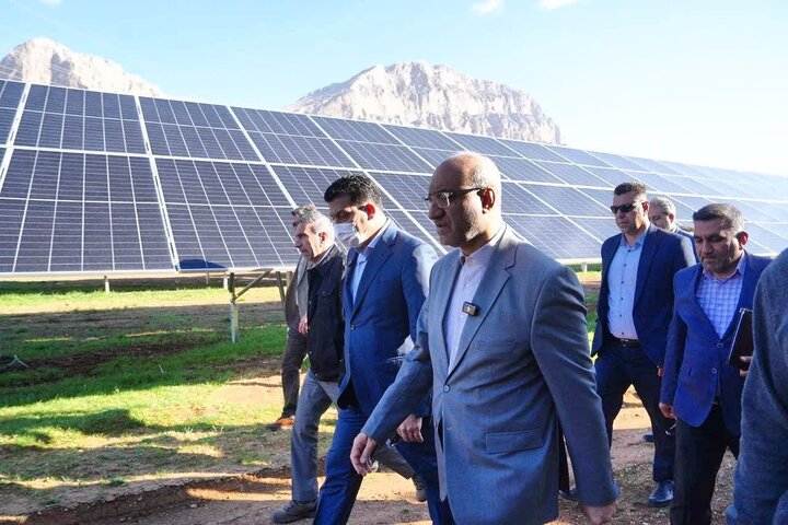 نیروگاه ۶ مگاواتی خورشیدی بیستون تا پایان سال به بهره‌برداری می‌رسد