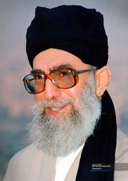 رهبر شهید انقلاب اسلامی حضرت آیت‌الله العظمی امام خامنه‌ای (قدس سره)