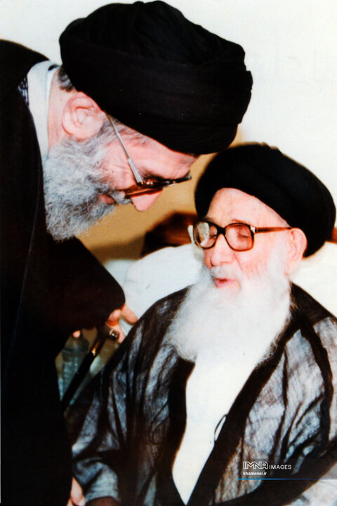 رهبر شهید انقلاب اسلامی حضرت آیت‌الله العظمی امام خامنه‌ای (قدس سره)