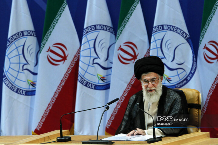 رهبر شهید انقلاب اسلامی حضرت آیت‌الله العظمی امام خامنه‌ای (قدس سره)