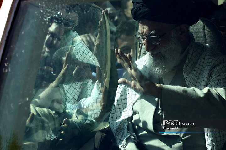 رهبر شهید انقلاب اسلامی حضرت آیت‌الله العظمی امام خامنه‌ای (قدس سره)
