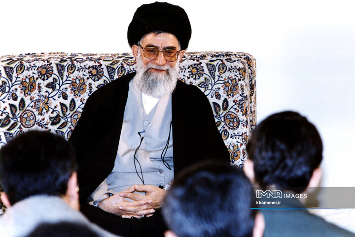 رهبر شهید انقلاب اسلامی حضرت آیت‌الله العظمی امام خامنه‌ای (قدس سره)