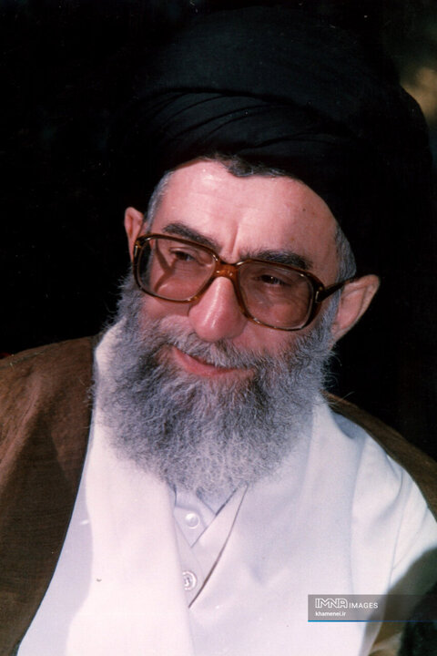 رهبر شهید انقلاب اسلامی حضرت آیت‌الله العظمی امام خامنه‌ای (قدس سره)