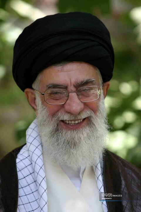 رهبر شهید انقلاب اسلامی حضرت آیت‌الله العظمی امام خامنه‌ای (قدس سره)