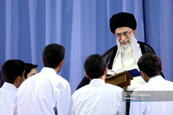 رهبر شهید انقلاب اسلامی حضرت آیت‌الله العظمی امام خامنه‌ای (قدس سره)