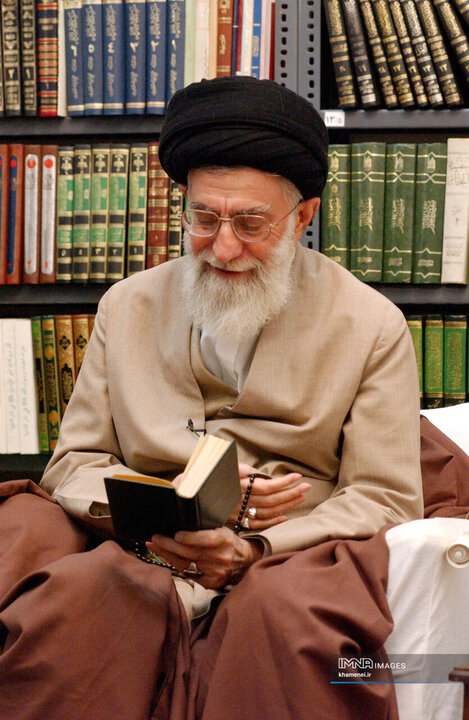 رهبر شهید انقلاب اسلامی حضرت آیت‌الله العظمی امام خامنه‌ای (قدس سره)