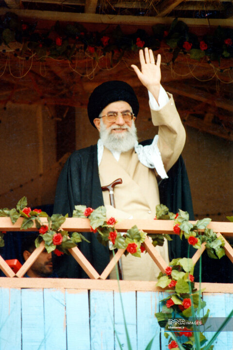رهبر شهید انقلاب اسلامی حضرت آیت‌الله العظمی امام خامنه‌ای (قدس سره)