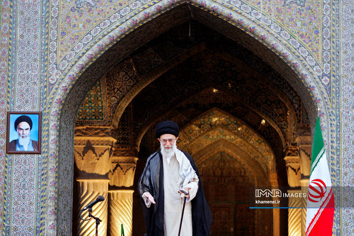 رهبر شهید انقلاب اسلامی حضرت آیت‌الله العظمی امام خامنه‌ای (قدس سره)