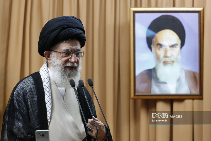 رهبر شهید انقلاب اسلامی حضرت آیت‌الله العظمی امام خامنه‌ای (قدس سره)
