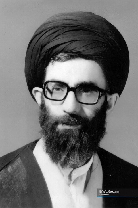 رهبر شهید انقلاب اسلامی حضرت آیت‌الله العظمی امام خامنه‌ای (قدس سره)