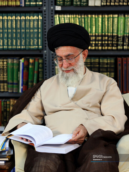 رهبر شهید انقلاب اسلامی حضرت آیت‌الله العظمی امام خامنه‌ای (قدس سره)