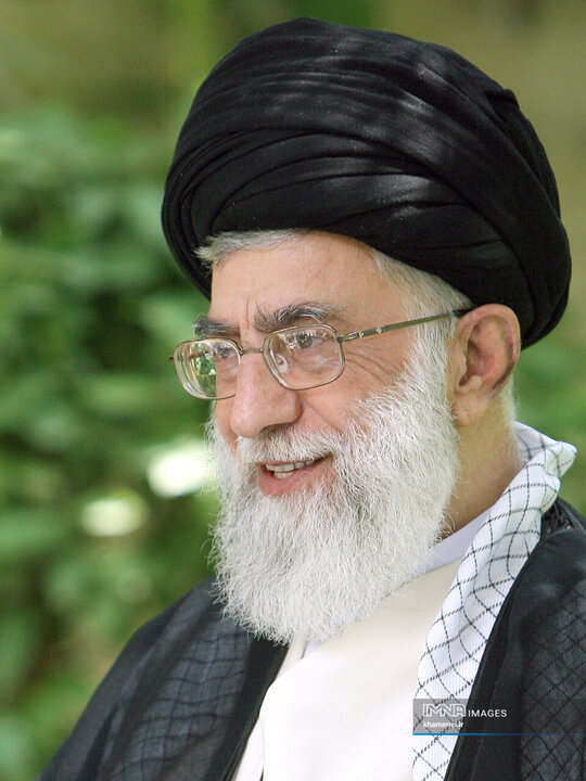 رهبر شهید انقلاب اسلامی حضرت آیت‌الله العظمی امام خامنه‌ای (قدس سره)