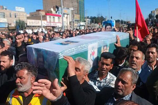 تشییع پیکر دانش‌آموز شهید «مهیار زنگانه» در آبیک + فیلم