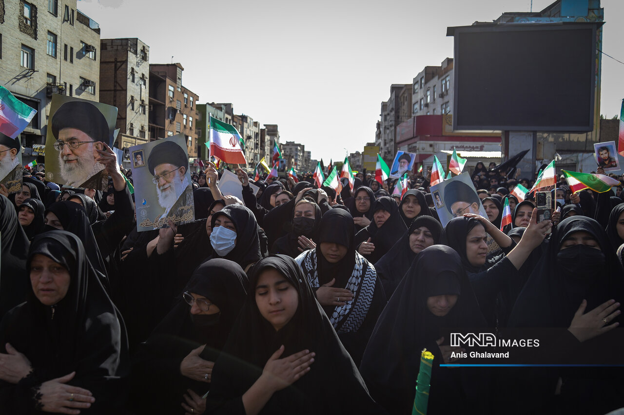 اصفهان تمامقد پای کار بدرقه آقای شهید ایران