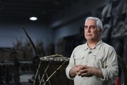 حاتمی‌کیا: ما با داغ زاده‌‎ایم/ ننگ‌مان باد، اگر زانوی غم در بغل بگیریم