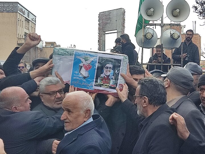 فیلم| تشیبع پیکر شهید مهدی عباسی در شهرکرد