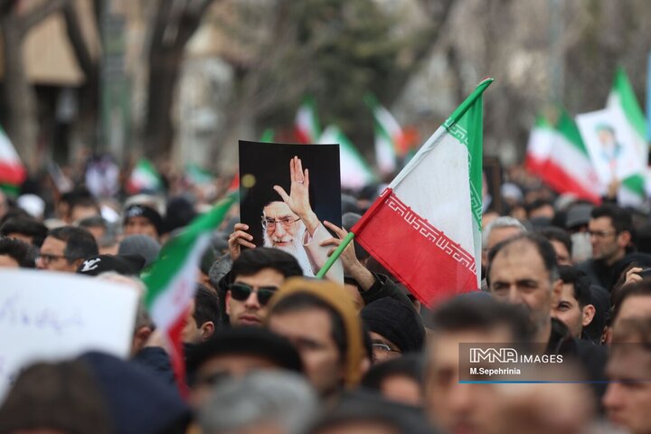 تشیع پیکر ۱۱ شهید اقتدار در تبریز