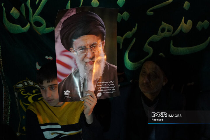 آتش خون رهبر شهید، دامن دشمن را می‌گیرد