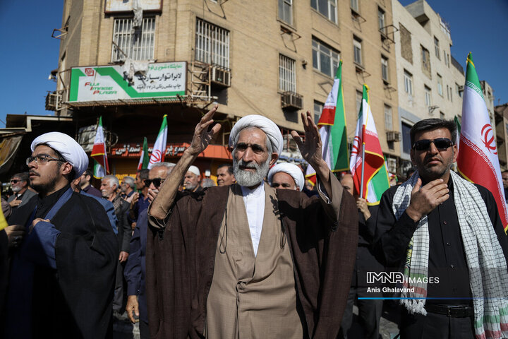 تشییع پیکر ۲ شهید اقتدار در اهواز