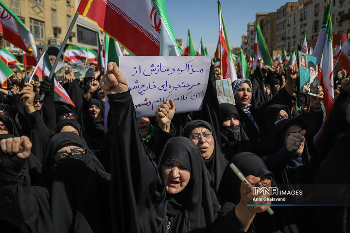تشییع پیکر ۲ شهید اقتدار در اهواز